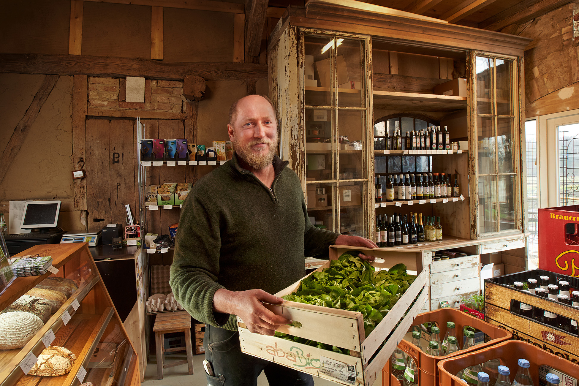 Thomas Garbe in seinem Hofladen. Foto: Thomas Mandt